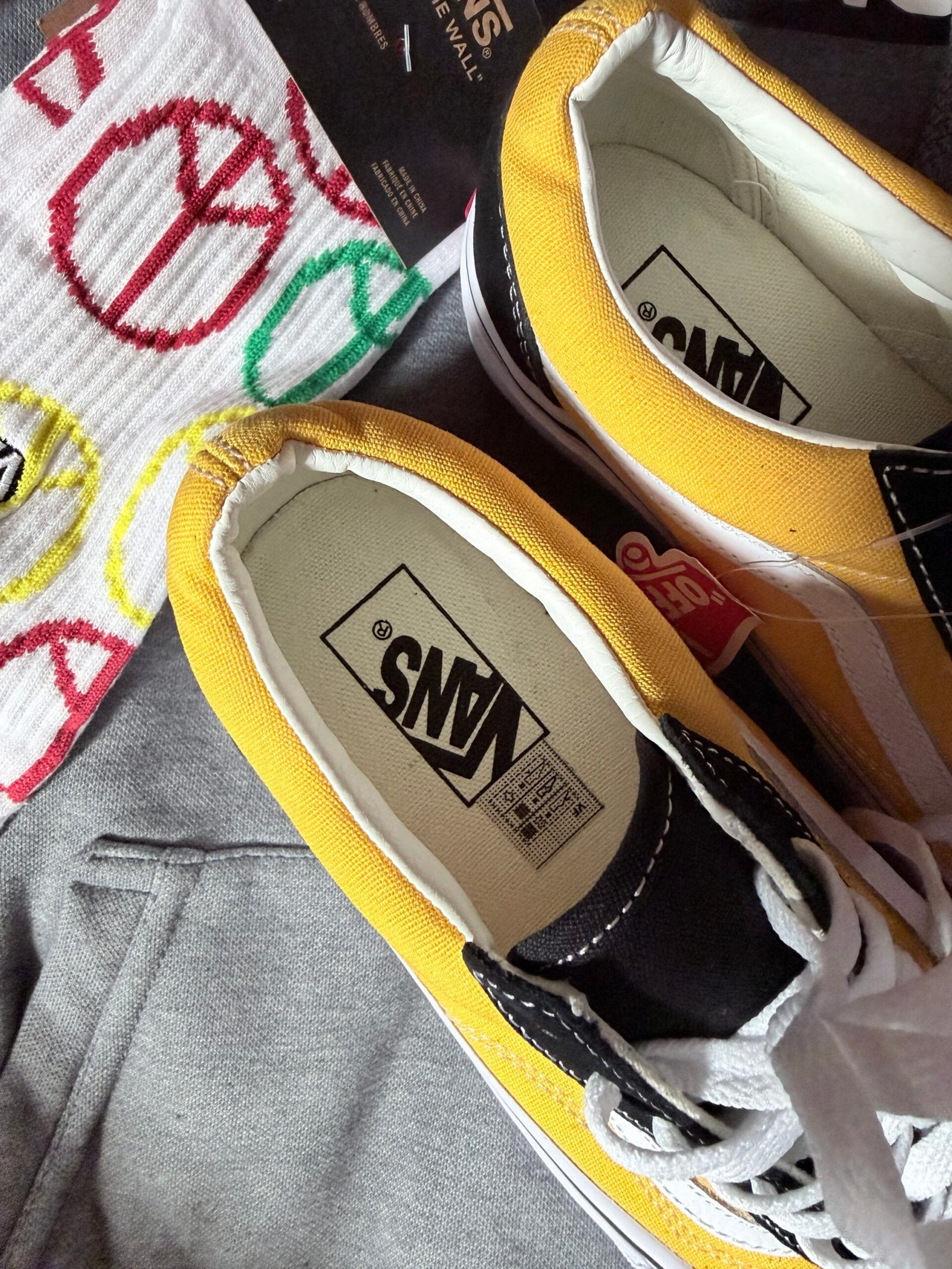 Tenis Vans Old Skool Amarillos/Negros Unisex