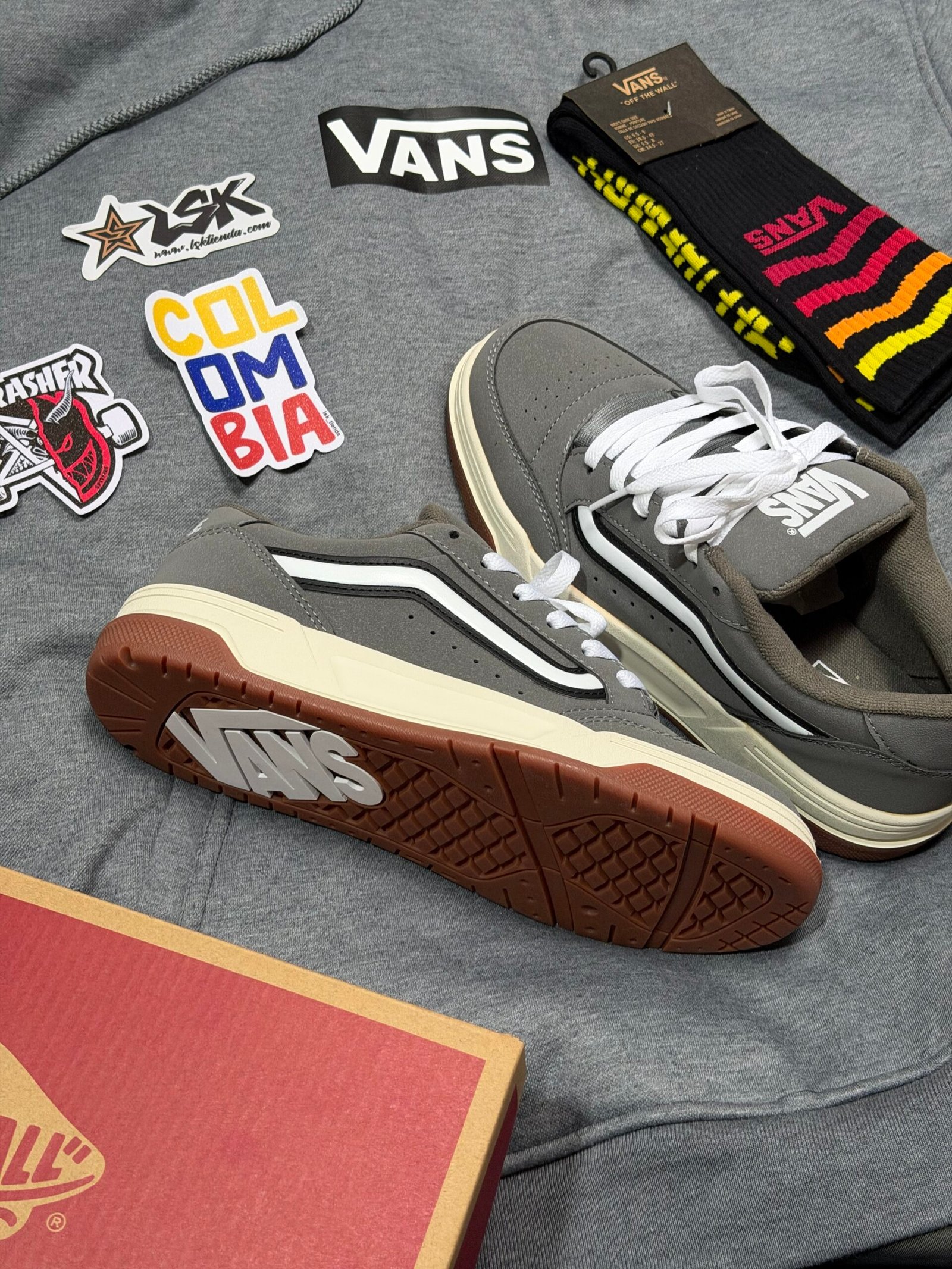 Tenis Chunky Vans Hylane Gris Blanco Negro