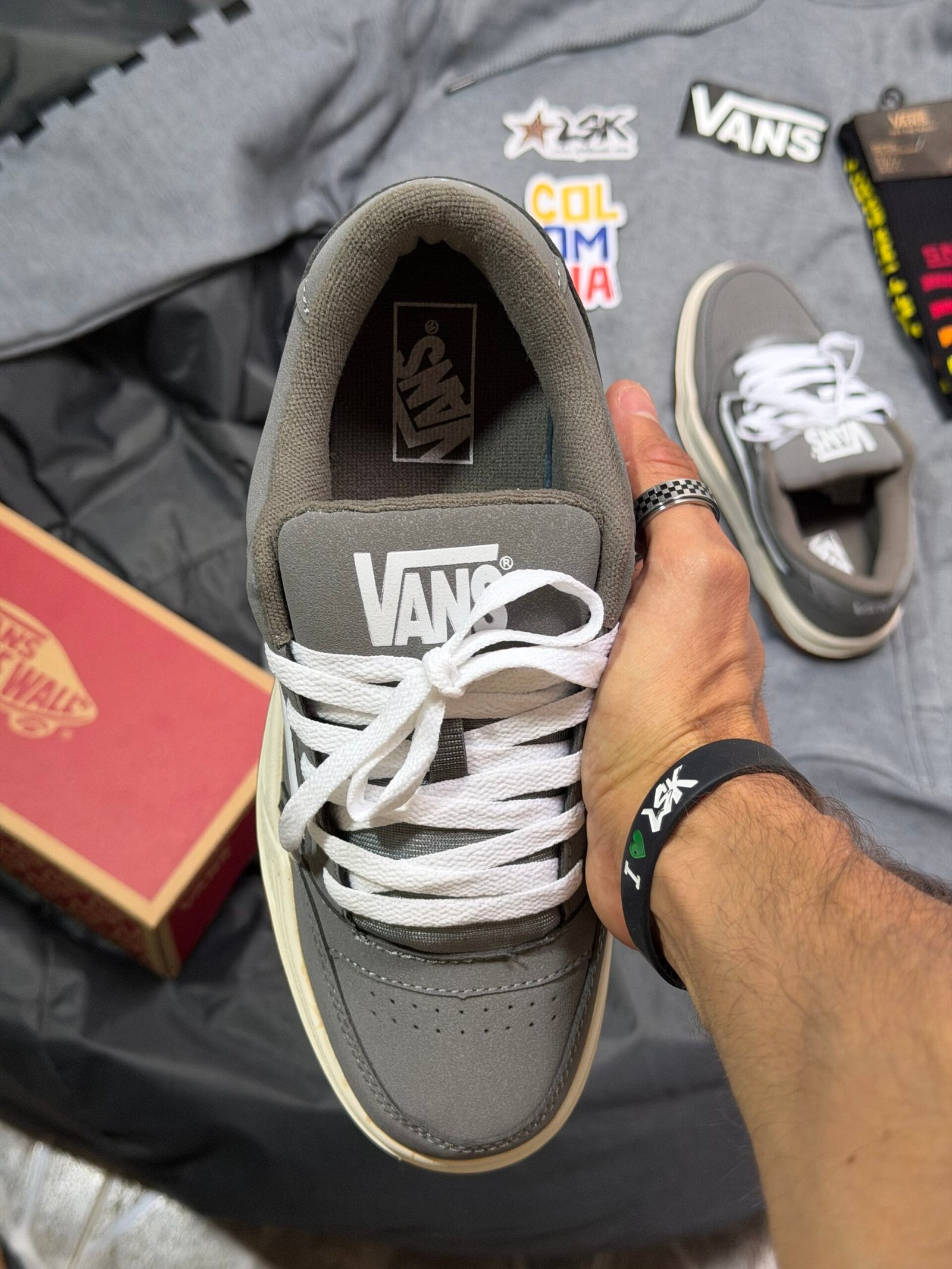Tenis Chunky Vans Hylane Gris Blanco Negro