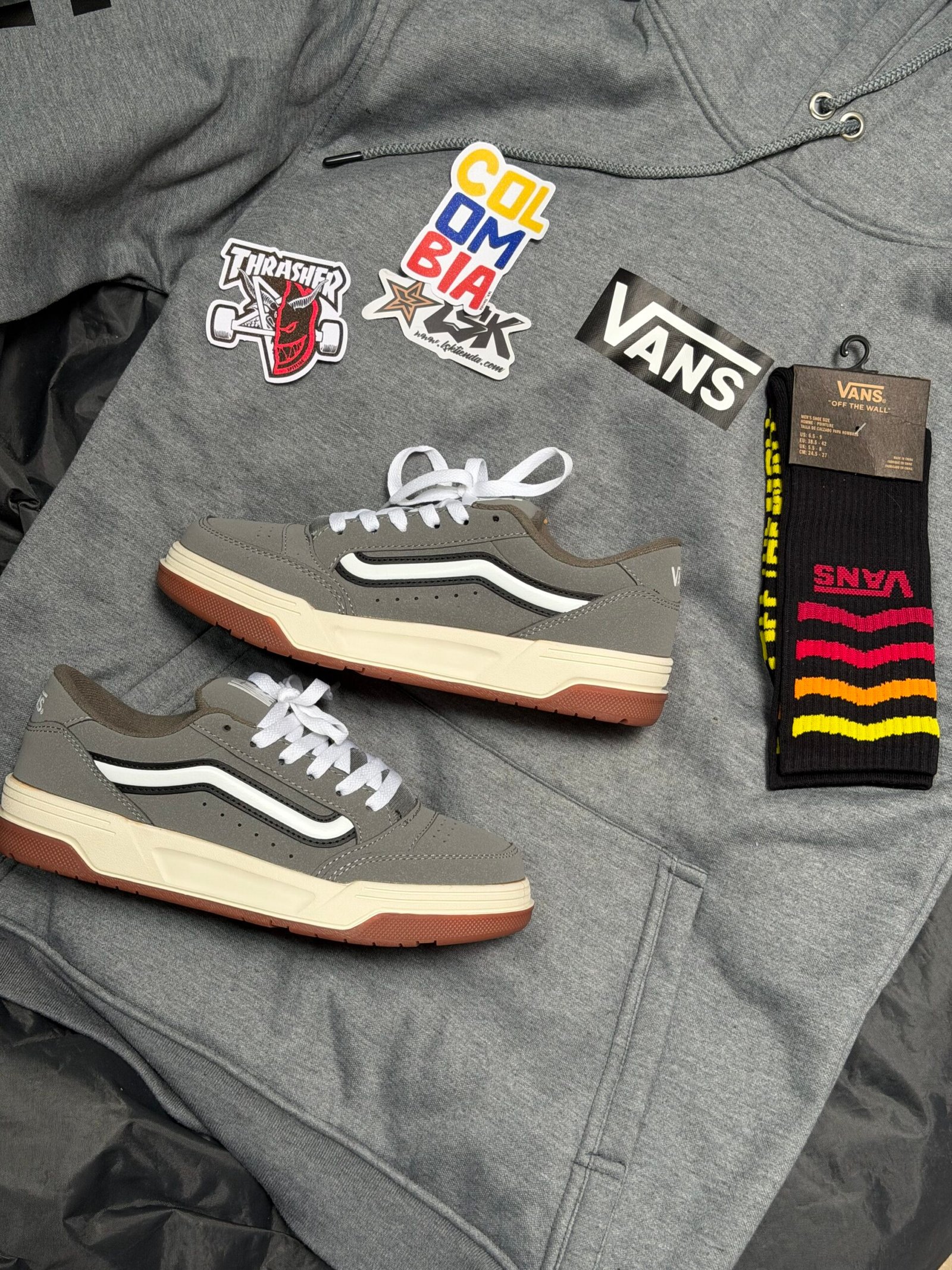 Tenis Chunky Vans Hylane Gris Blanco Negro