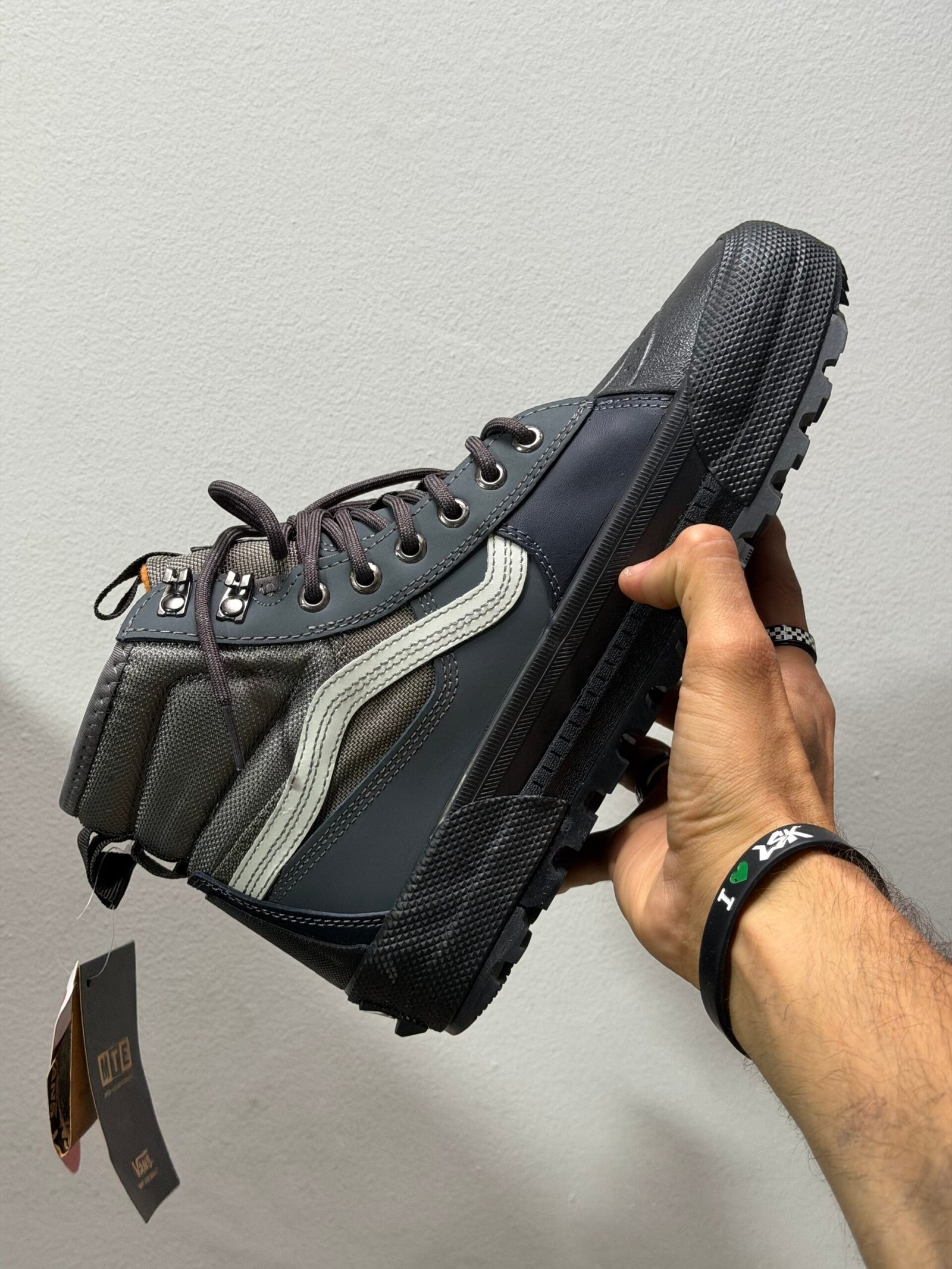 Bota Vans Sk8 Hi Gore-Tex Mte-3 Negro Gris Hombre