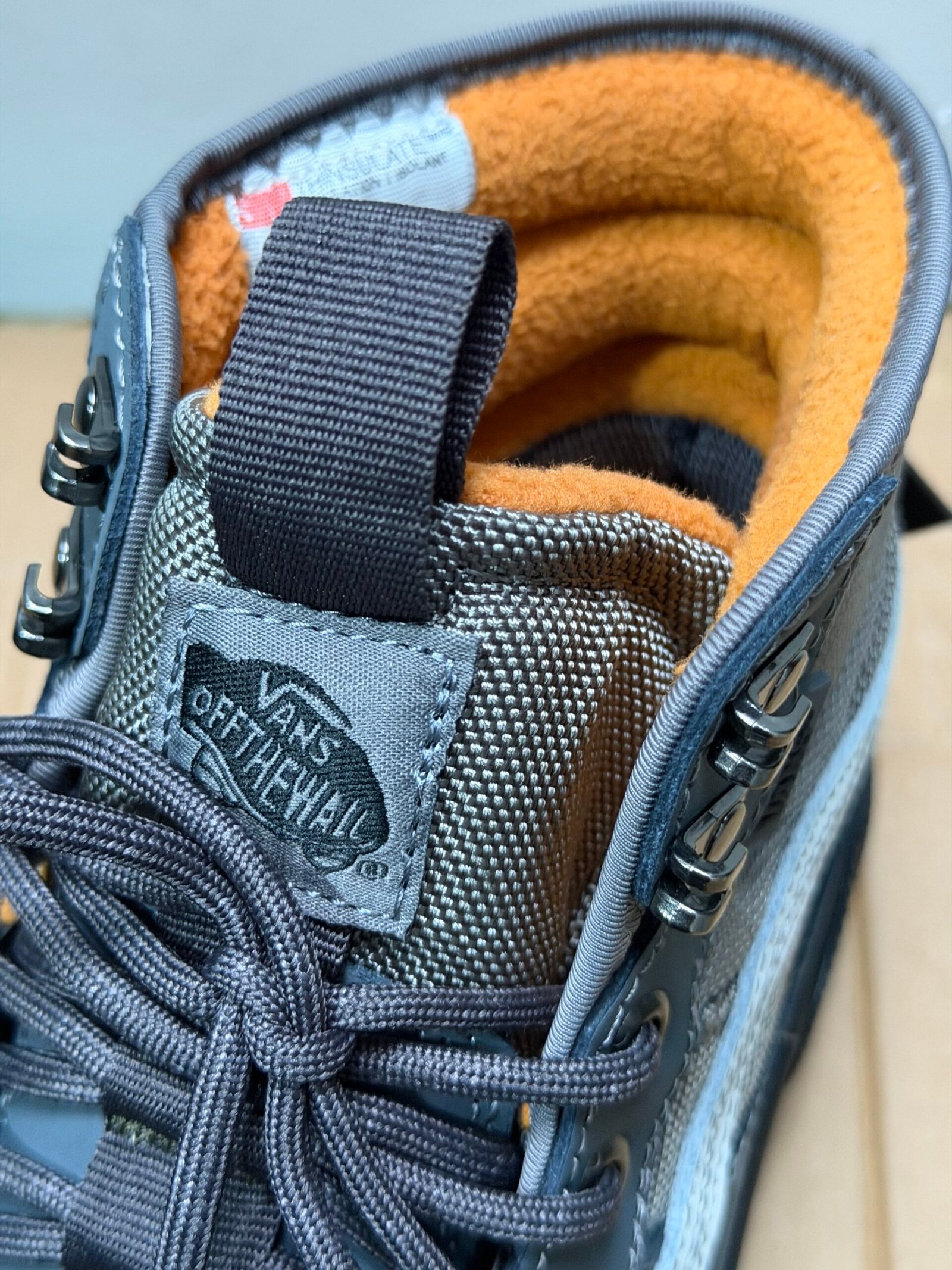 Bota Vans Sk8 Hi Gore-Tex Mte-3 Negro Gris Hombre